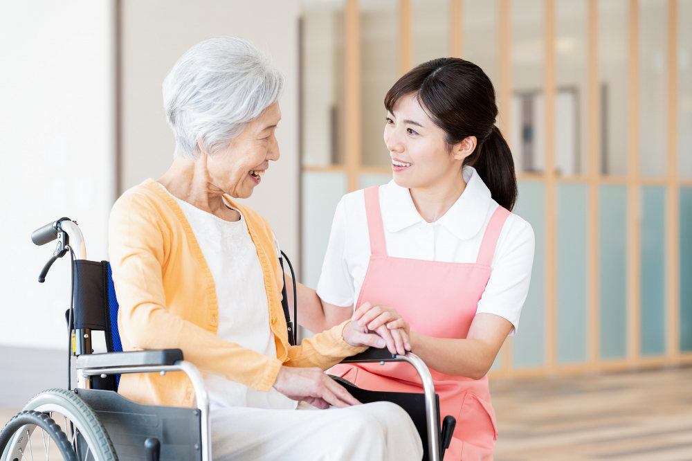 なぜ介護職が子育て期の働き手に向いているのか